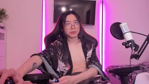 Snapshot of your_little_twink chatting on November 2025 10:07:01 AM Han online show from November 2025 10:07:01 AM