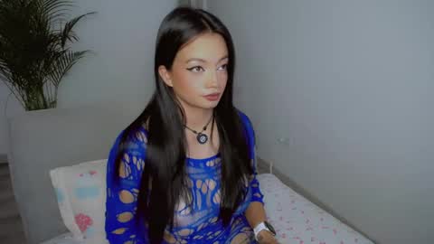 Snapshot of yourcutegiirl chatting on June 2026 09:37:02 PM Salom online show from June 2026 09:37:02 PM