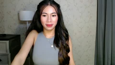 Snapshot of yourdreamgirlgwen chatting on June 2026 07:01:01 PM GWENI online show from June 2026 07:01:01 PM