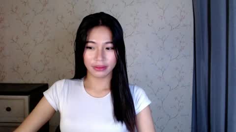 Snapshot of yourdreamgirlgwen chatting on July 2026 08:07:01 PM GWENI online show from July 2026 08:07:01 PM