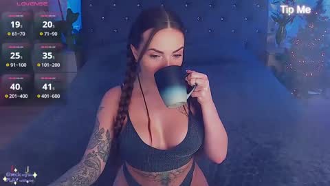 Snapshot of yourfantasywild chatting on December 2024 11:43:02 AM Sue online show from December 2024 11:43:02 AM