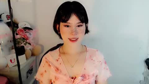 PrettyElla online show from October 2025 12:21:02 AM