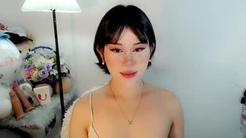 PrettyElla online show from November 2025 02:21:01 AM