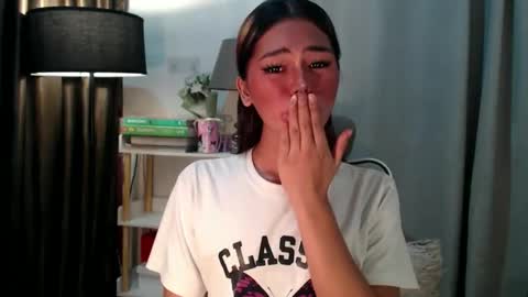 Snapshot of yourfavoratesunshine chatting on September 2025 09:09:02 AM Sunshine online show from September 2025 09:09:02 AM