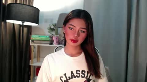 Snapshot of yourfavoratesunshine chatting on September 2025 08:47:02 AM Sunshine online show from September 2025 08:47:02 AM