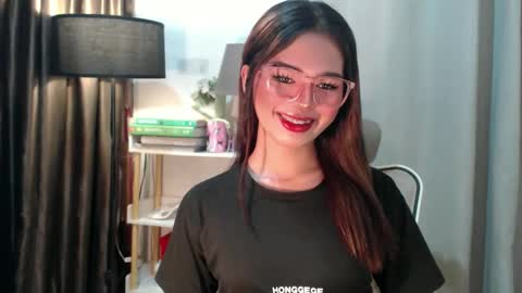 Snapshot of yourfavoratesunshine chatting on September 2025 10:06:02 AM Sunshine online show from September 2025 10:06:02 AM