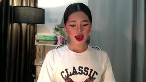 Snapshot of yourfavoratesunshine chatting on September 2025 09:22:01 AM Sunshine online show from September 2025 09:22:01 AM