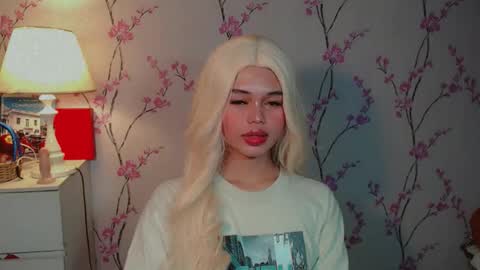 Snapshot of yourfavoratesunshine chatting on September 2025 10:42:01 AM Sunshine online show from September 2025 10:42:01 AM