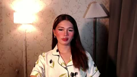 Snapshot of yourfavoratesunshine chatting on October 2025 10:01:01 AM Sunshine online show from October 2025 10:01:01 AM