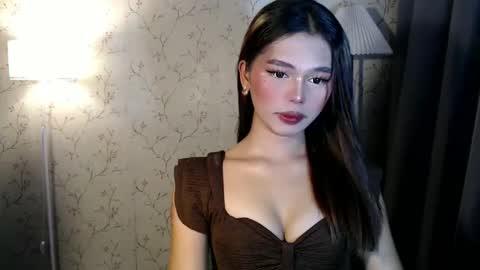 Snapshot of yourfavoratesunshine chatting on October 2025 10:05:02 AM Sunshine online show from October 2025 10:05:02 AM