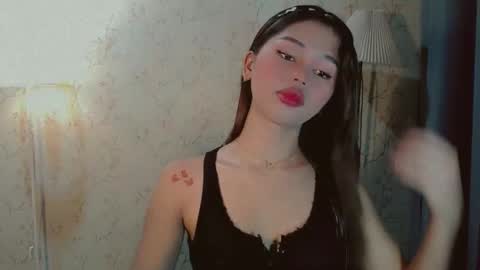 Snapshot of yourfavoratesunshine chatting on November 2025 07:31:01 AM Sunshine online show from November 2025 07:31:01 AM