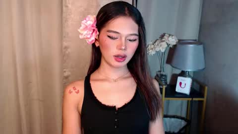 Snapshot of yourfavoratesunshine chatting on November 2025 10:48:02 AM Sunshine online show from November 2025 10:48:02 AM