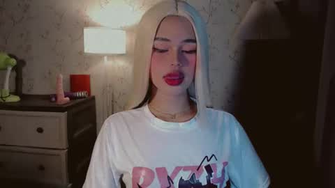 Snapshot of yourfavoratesunshine chatting on November 2025 04:45:02 PM Sunshine online show from November 2025 04:45:02 PM