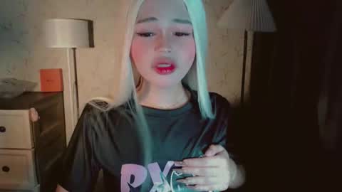 Snapshot of yourfavoratesunshine chatting on November 2025 11:20:01 AM Sunshine online show from November 2025 11:20:01 AM