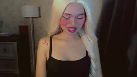 Snapshot of yourfavoratesunshine chatting on November 2025 10:30:01 AM Sunshine online show from November 2025 10:30:01 AM