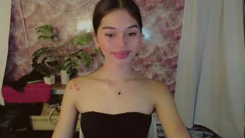 Snapshot of yourfavoratesunshine chatting on June 2026 12:05:02 PM Sunshine online show from June 2026 12:05:02 PM