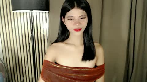 Vivian online show from December 2025 05:24:02 AM