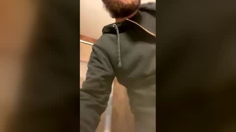 Snapshot of yourfavoritebartender chatting on December 2025 10:32:01 AM Hey Im Justin online show from December 2025 10:32:01 AM