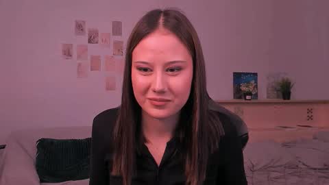 Nikol online show from October 2025 01:10:01 PM