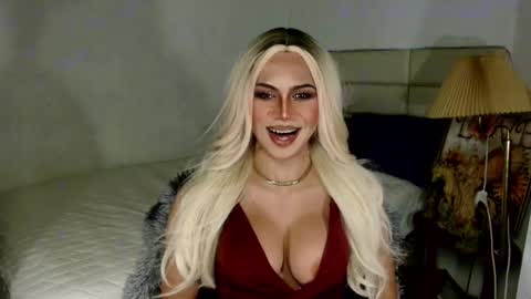 Chloe online show from December 2025 02:03:01 PM