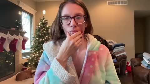 Snapshot of yourstrulylivy chatting on December 2024 04:28:01 PM yourstrulylivy online show from December 2024 04:28:01 PM