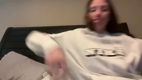 Snapshot of yourstrulylivy chatting on December 2024 07:05:02 PM yourstrulylivy online show from December 2024 07:05:02 PM