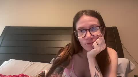 Snapshot of yourstrulylivy chatting on December 2024 03:57:02 PM yourstrulylivy online show from December 2024 03:57:02 PM