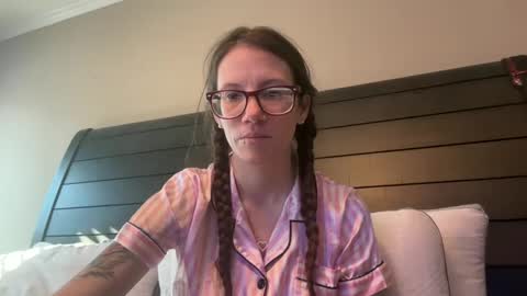 Snapshot of yourstrulylivy chatting on February 2025 02:02:01 PM yourstrulylivy online show from February 2025 02:02:01 PM