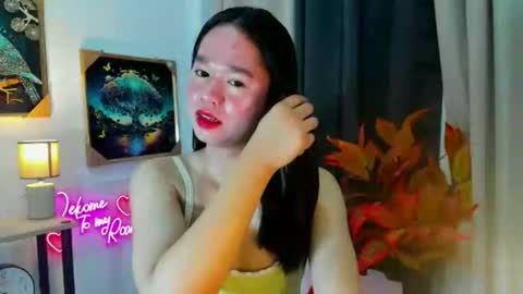 yourtinybunny online show from December 2025 11:48:02 AM