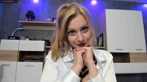 Snapshot of yourvenus00 chatting on December 2024 09:39:02 PM YourVenus00 -Follow my OF online show from December 2024 09:39:02 PM