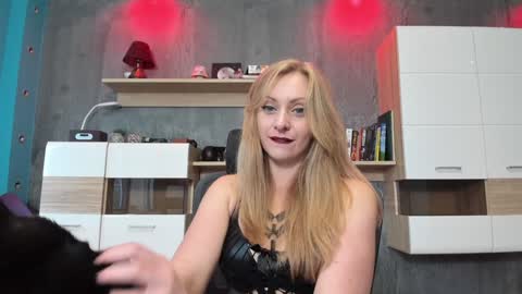 Snapshot of yourvenus00 chatting on December 2024 09:49:02 AM YourVenus00 -Follow my OF online show from December 2024 09:49:02 AM