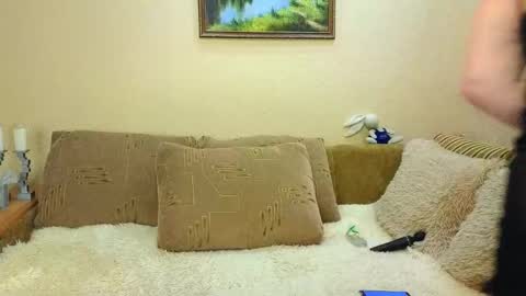 Snapshot of yourxqueen chatting on October 2025 05:30:01 AM YourXQueen online show from October 2025 05:30:01 AM