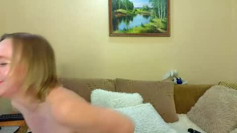 Snapshot of yourxqueen chatting on May 2026 06:20:01 AM YourXQueen online show from May 2026 06:20:01 AM