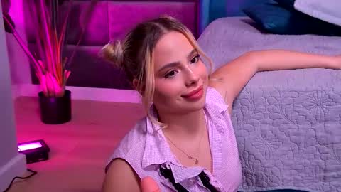 Foxie online show from December 2025 07:53:02 PM