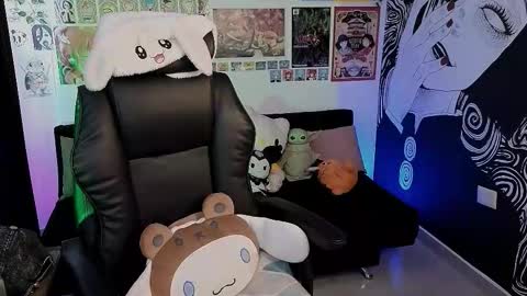 Snapshot of yuhwa chatting on September 2025 05:57:01 PM rawr Anne Independent model online show from September 2025 05:57:01 PM