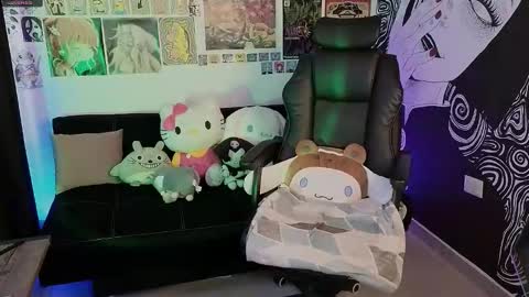 Snapshot of yuhwa chatting on November 2025 07:23:02 PM rawr Anne Independent model online show from November 2025 07:23:02 PM