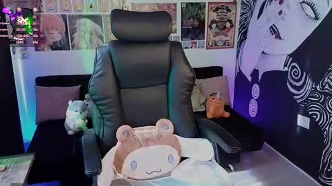 Snapshot of yuhwa chatting on November 2025 07:13:01 PM rawr Anne Independent model online show from November 2025 07:13:01 PM