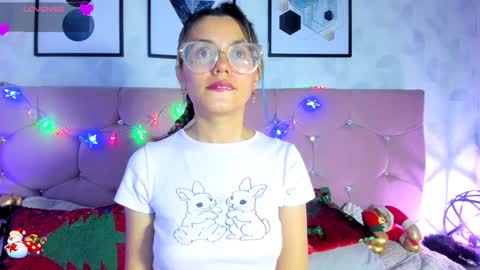 Snapshot of yukki_kuran chatting on December 2024 06:02:01 PM Yukki Kuran online show from December 2024 06:02:01 PM