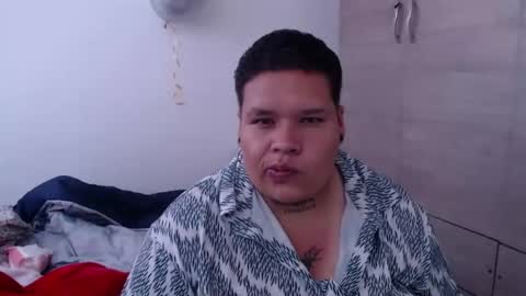 Snapshot of yulandval chatting on May 2026 09:09:02 PM yul and val couple online show from May 2026 09:09:02 PM
