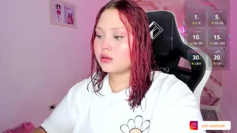 Yuliet online show from December 2025 07:42:02 PM