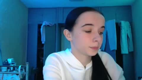 Yuliia online show from October 2025 09:32:01 AM