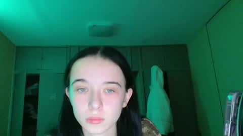 Yuliia online show from December 2025 07:06:02 AM