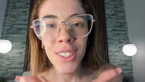 yulievans online show from January 2025 10:22:01 PM