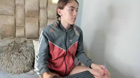 yulievans online show from March 2025 12:09:01 PM