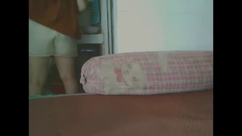 yumi123_ online show from October 2025 12:44:02 AM