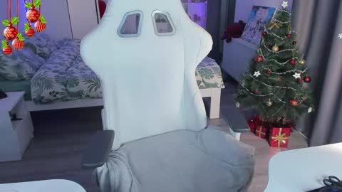 Yumi 3 online show from December 2024 02:38:02 PM