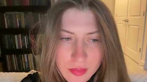 Snapshot of yumiandwolf chatting on March 2025 07:38:02 AM yumiandwolf online show from March 2025 07:38:02 AM