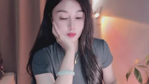 Snapshot of yuner0715 chatting on May 2026 03:23:02 AM YunEr online show from May 2026 03:23:02 AM