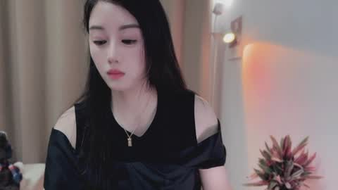 Snapshot of yuner0715 chatting on May 2026 01:17:01 PM YunEr online show from May 2026 01:17:01 PM