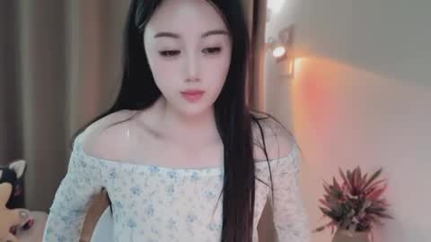 Snapshot of yuner0715 chatting on June 2026 04:36:02 AM YunEr online show from June 2026 04:36:02 AM